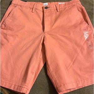 Mens GAP Factory 10” salmon khaki shorts, size 31 waist